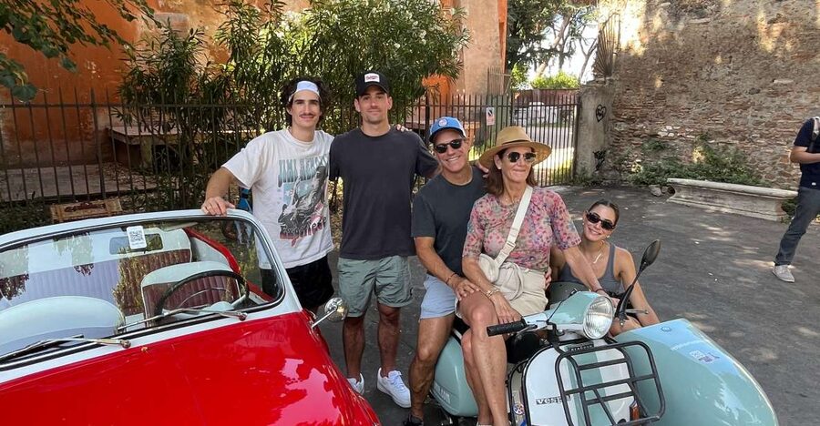 Rome: Evening Fiat 500 and Vespa Prosecco Tour - Prosecco at Fontana dellAcqua Paola