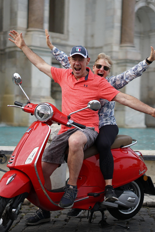 Rome: Hidden Gems Guided Vespa experience with Photos - Finishing at Piazza Venezia