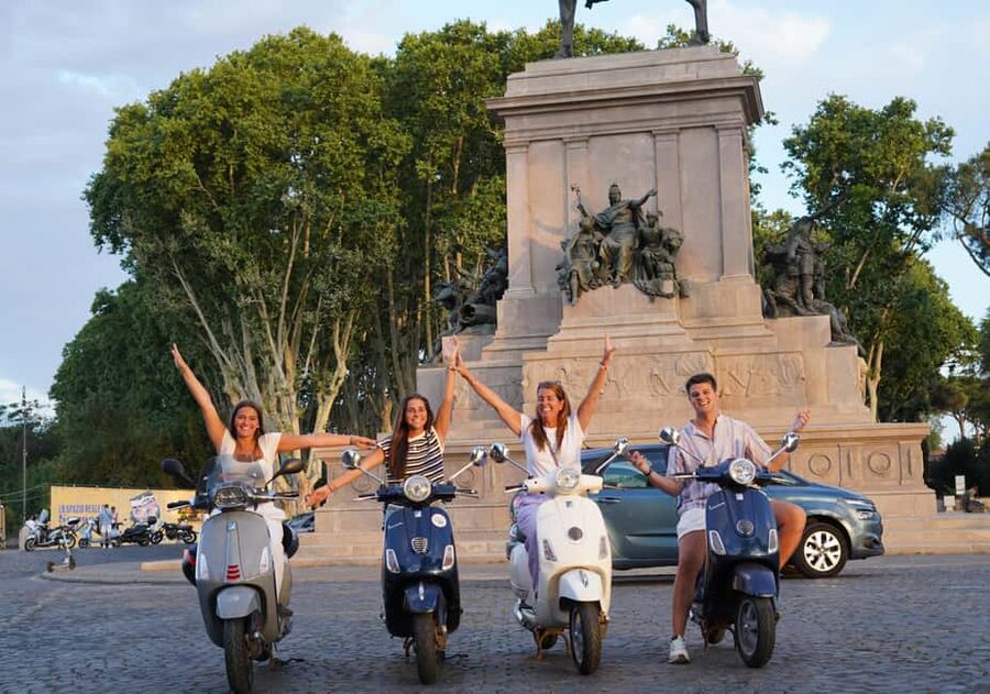 Rome: Night Photography service by Vespa with Aperol Spritz - Why a Vespa is a smart way to see Rome at night