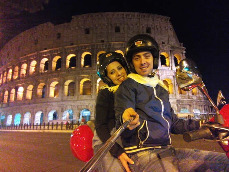 Rome: Nighttime Vespa Rental - Piazza Navona: the easiest first stop
