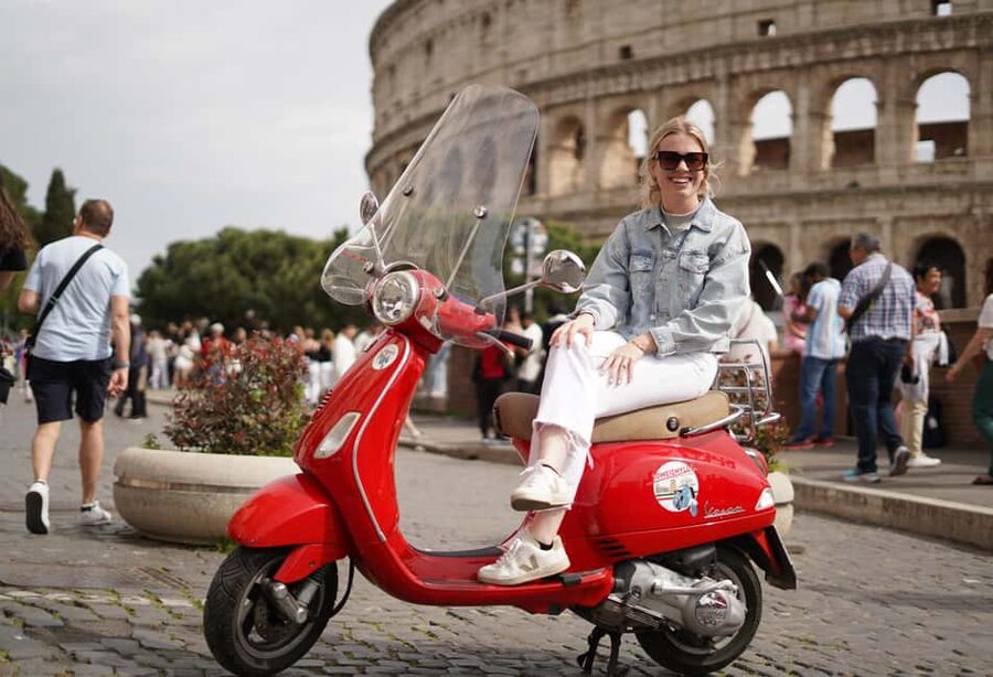 Rome on a Vespa – Photography Service - Fontana dell’Acqua Paola and the second photo stop