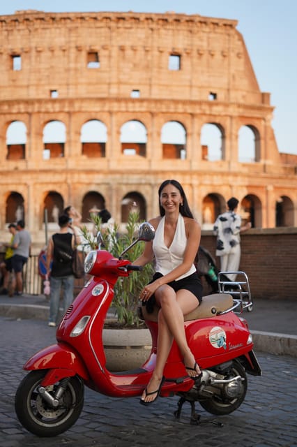 Rome: Photography services by Vespa with Aperol Spritz - The Acqua Paola Fountain and a classic film setting