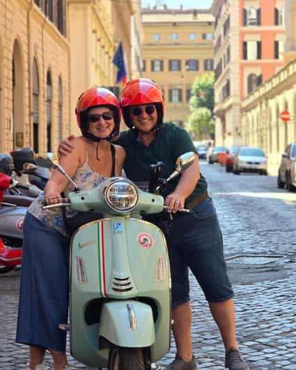 Rome: Vespa 125cc Daily rental ( Rome Termini & Vatican ) - The Safety Briefing Is More Important Than the Photo