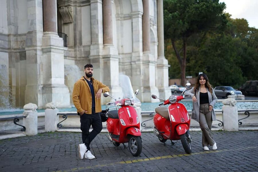 Rome: Vespa Photo Tour with City Center Pickup - Trastevere adds a neighborhood view