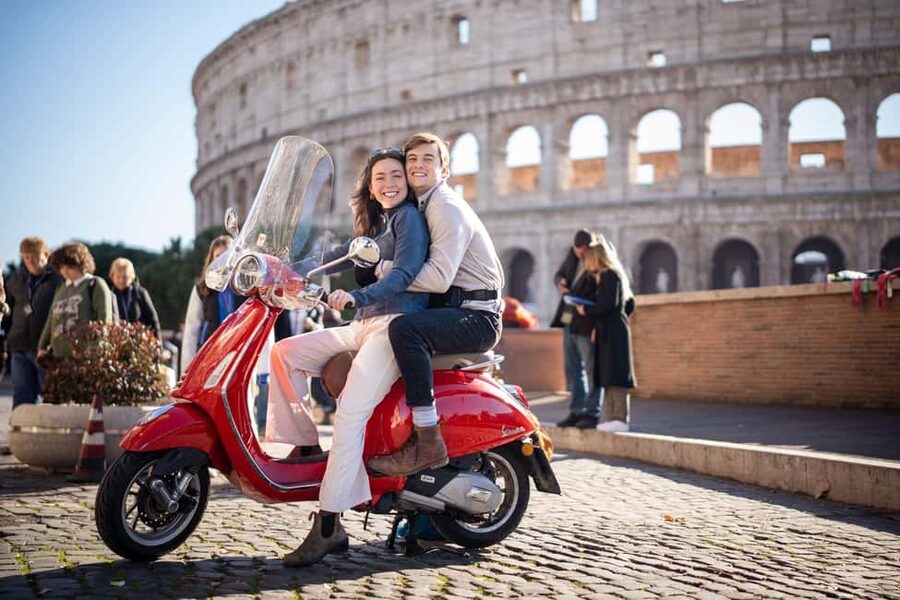 Rome: Vespa Photo Tour with City Center Pickup - Pickup in central Rome and the first few minutes
