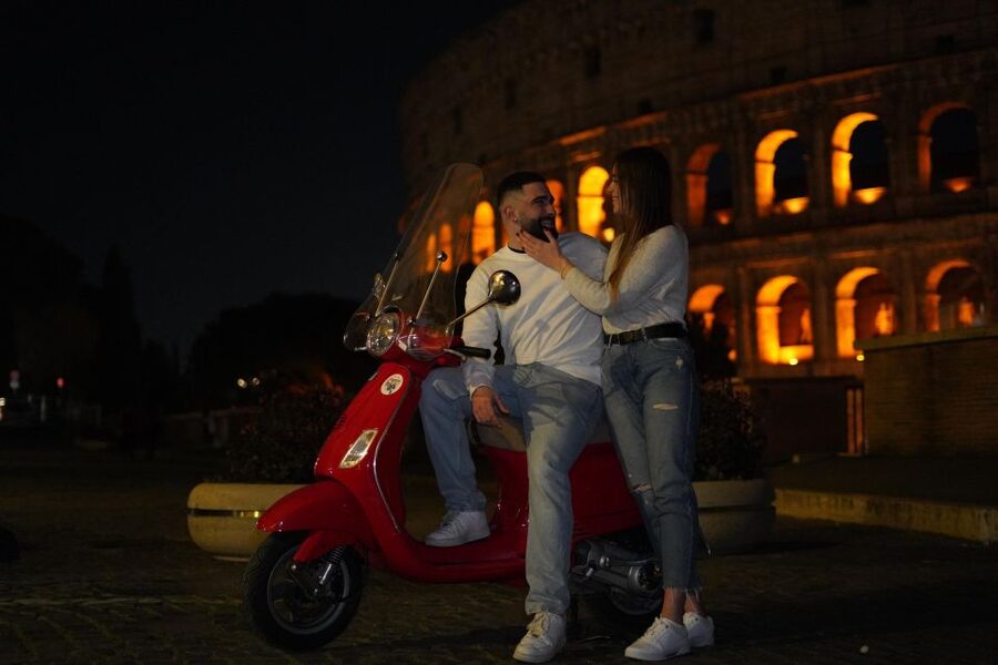 Rome: Vespa Scooter Night Tour with Pro Photographer service - At a glance: Rome by Vespa after dark
