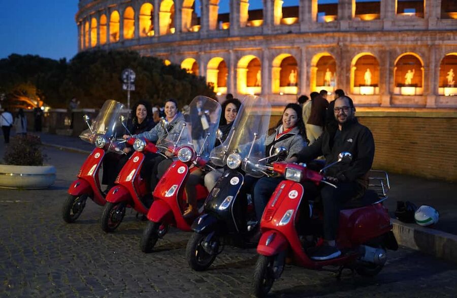 Rome: Vespa Scooter Night Tour with Pro Photographer service - Pantheon, Piazza Navona, and the evening streets