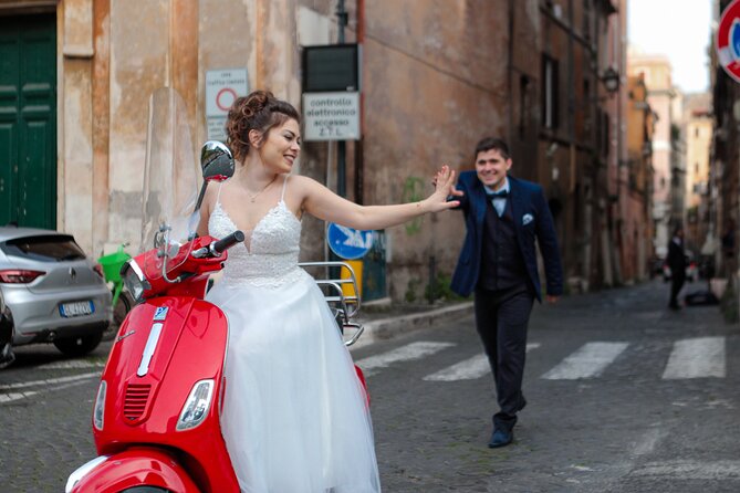 Rome Vespa Scooter Tour with Professional Photographer - Piazza Venezia, the Vittoriano, and the Pantheon