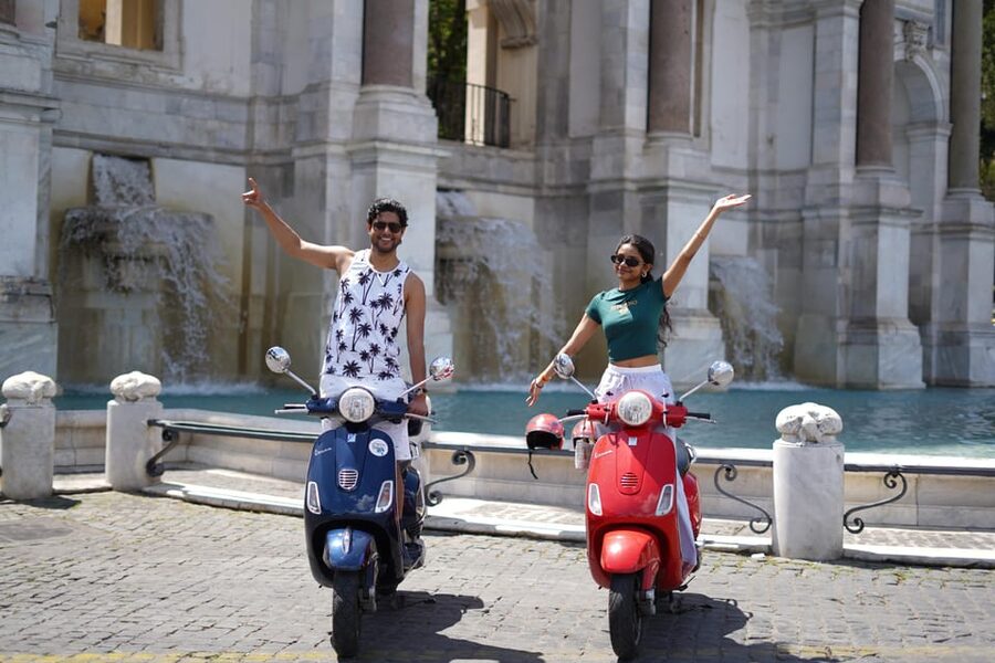 Rome: Vespa Tour with Photo services Small‑Group Highlights - Key points at a glance
