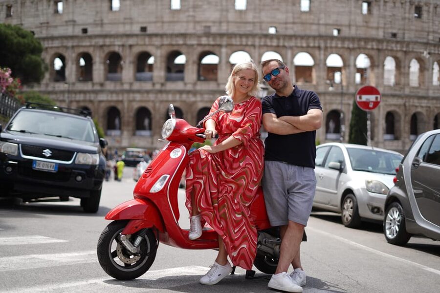 Rome: Vespa Tour with Photo services Small‑Group Highlights - The Acqua Paola fountain and the road to Janiculum