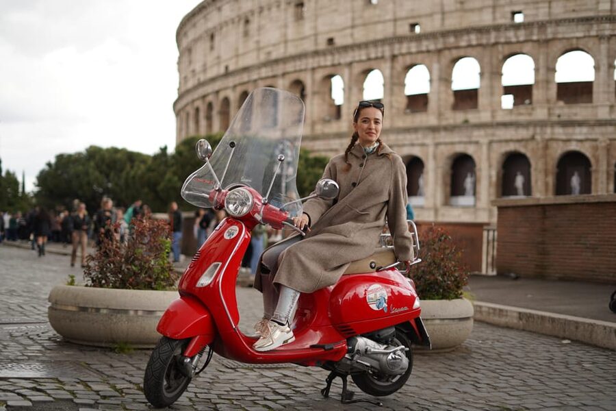 Rome: Vespa Tour with Photo services Small‑Group Highlights - Starting near the Colosseum at Caffè Roma