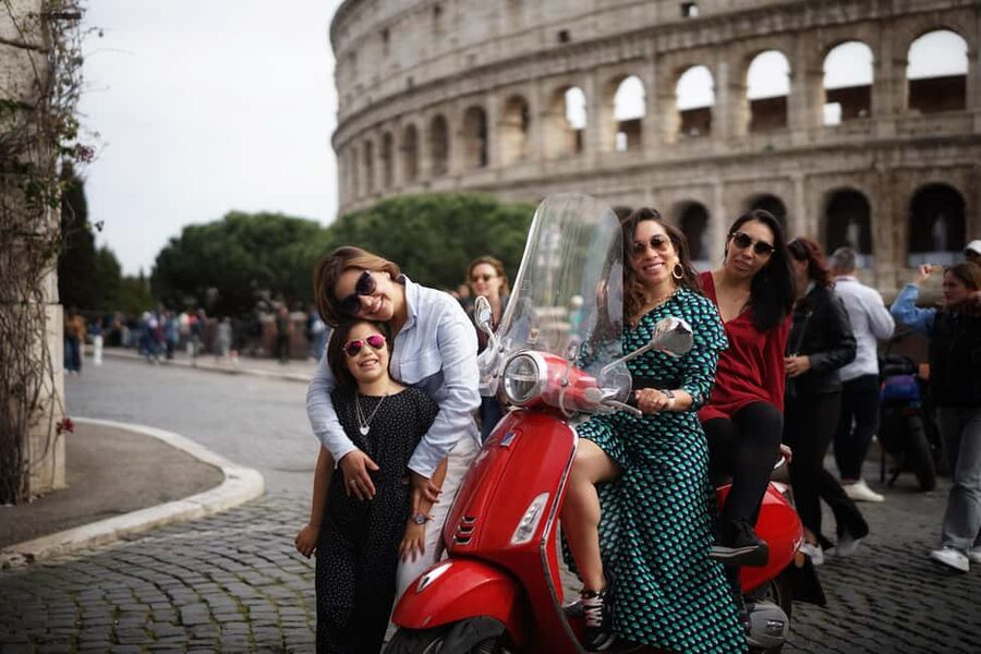 Rome: Vespa Tour with Professional Photographer - Key points to know before you book