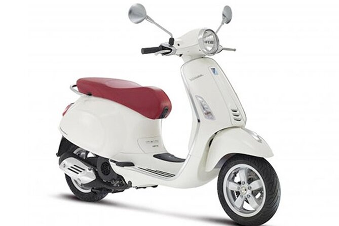 Scooter Rental Vespa Primavera 125cc from Sorrento - Starting at Corso Italia 333 in Piano di Sorrento