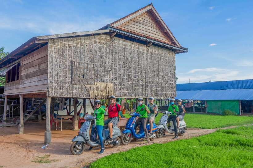 Siem Reap Countryside Sunset Vespa Tour or Tuk Tuk - Chreav Market and the everyday shopping scene