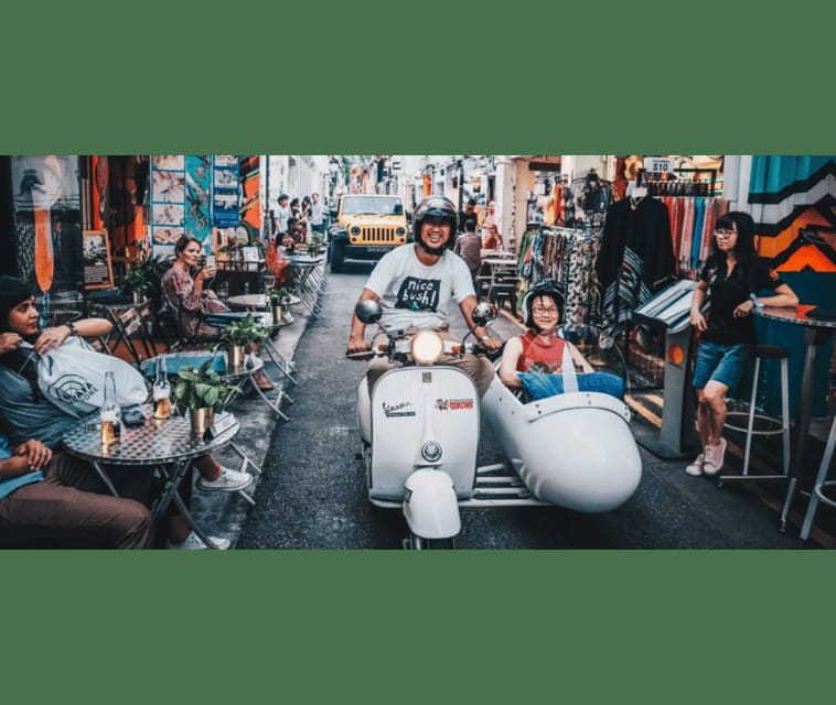Singapore: Kampong Glam & Civic District Vespa Sidecar Ride - Meeting at the Esplanade