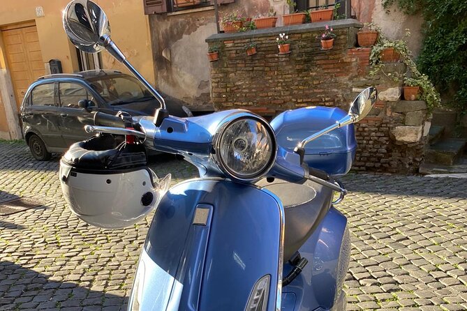 Surroundings of Rome on Vespa - Porto di Traiano and modern Fiumicino