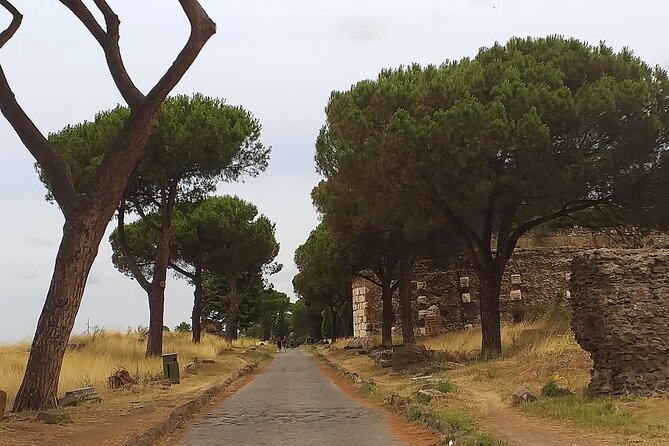Surroundings of Rome on Vespa - What lunch and local advice add to the day