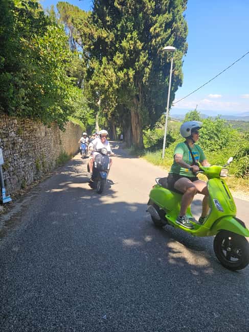 Tuscany: Vespa Tour with Traditional Lunch - Lunch at an organic farm in Chianti