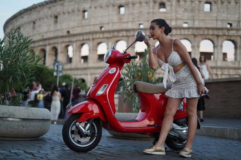 Vespa city tour in Rome with two different routes - Trastevere and the Acqua Paola Fountain