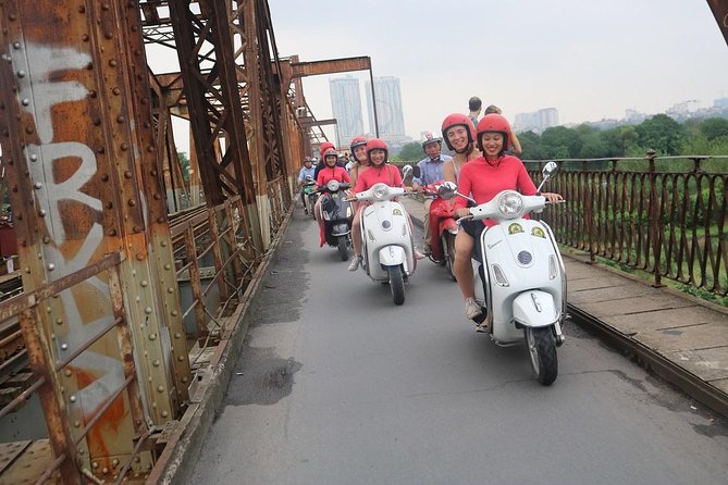 Vespa City Tour &Train Street Female With Ao Dai Riders 4,5 Hours - West Lake, Vong Thi Market, and Tran Quoc Pagoda