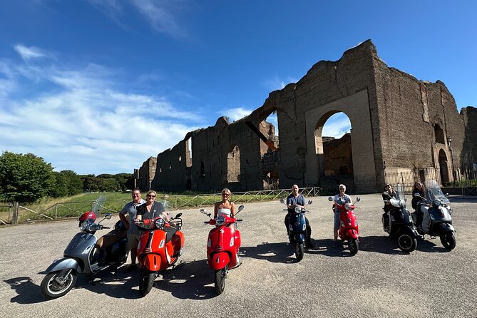 Vespa experience guided by us & Photo shoot - Crossing Rome to Janiculum Hill
