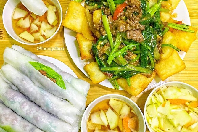 Vespa Food Tour Hanoi After Dark 3.5 hrs_TOP SERVICE, MAX VALUE - Pho cuon at Trúc Bạch Lake