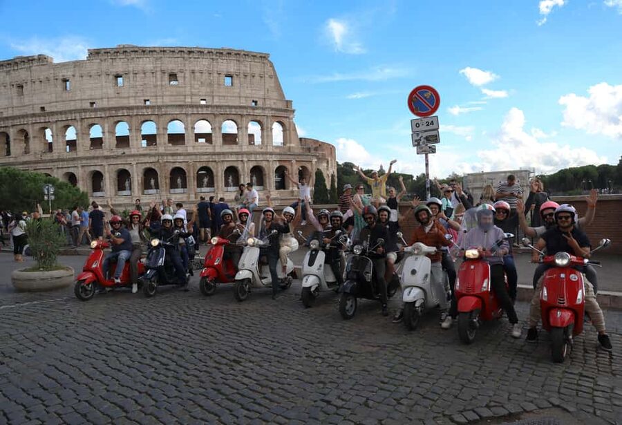 Vespa Rome Photography Tour by Local - Why a Vespa is a smart way to see Rome quickly