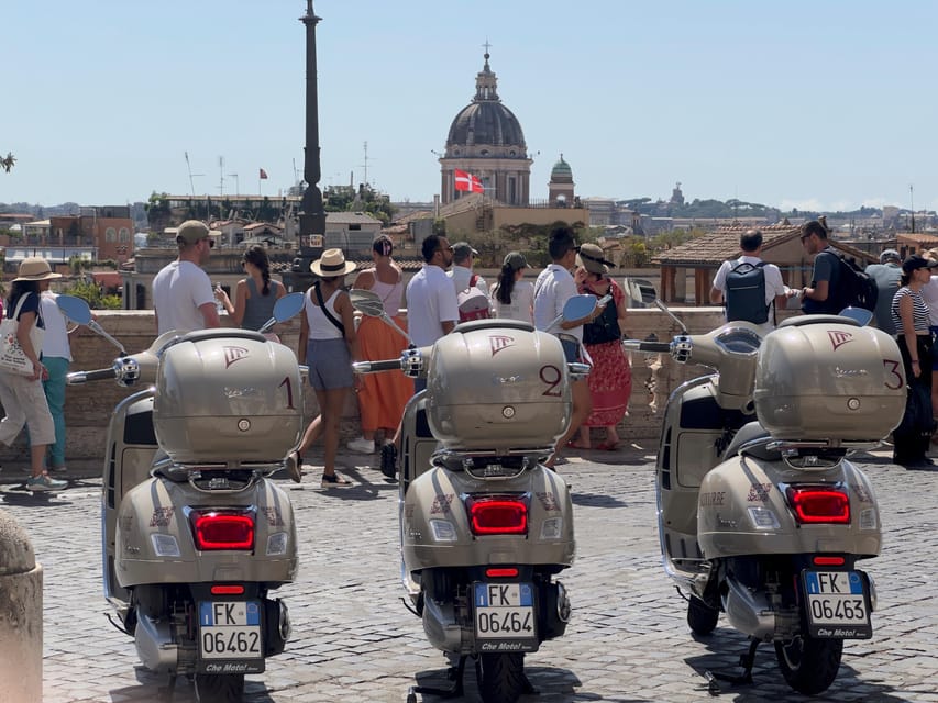Vespa Sidecar Tour: Highlights of Rome - Piazza Venezia and the Colosseum