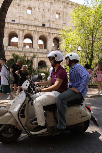 Vespa Sidecar Tour: Highlights of Rome - St. Peter’s Square and Janiculum Hill
