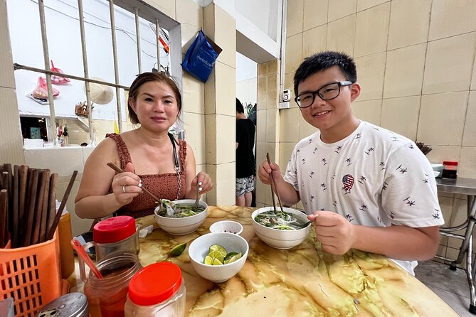 Vespa Tour HANOI BACK STREETS: FOOD+LOCAL LIFE+CULTURE & FUN - Local lunch near Hanoi Railway Station