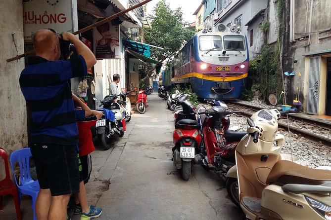 Vespa Tour Hanoi Life Rustic - Bun Cha lunch and the final ride home