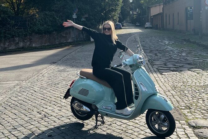 Vespa Tour in Rome Driven by Us with Optional Pick Up - Caracalla and the Colosseum