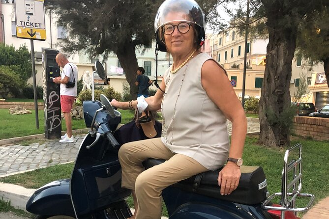 Vespa Tour in Rome with Nicolò - Piazza Venezia and the Vittoriano