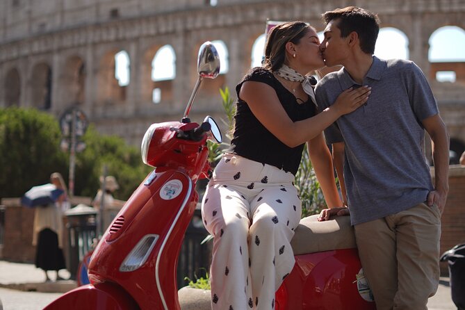 Vespa Tour in Rome with professional photographer - Key points at a glance