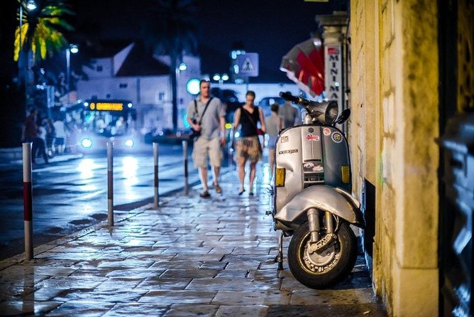 Vespa Tour with driver Rome By Night 3 hours - Why a Vespa works so well in Rome at night