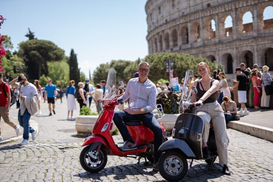 Vespa tour with Professional Photoshoot - The Pantheon and Castel Sant’Angelo from the road