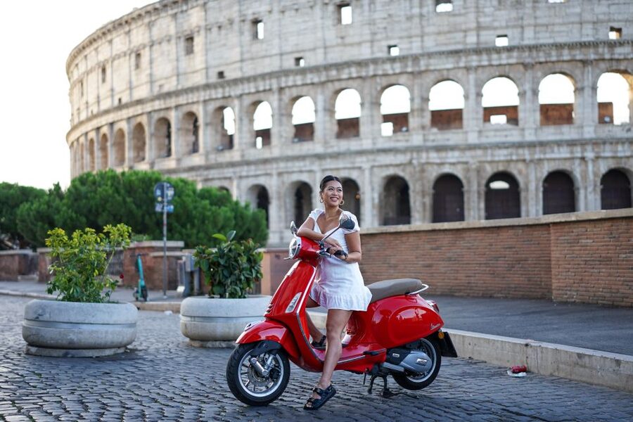 Vespa tour with Professional Photoshoot - Fontana dell’Acqua Paola and the final viewpoint