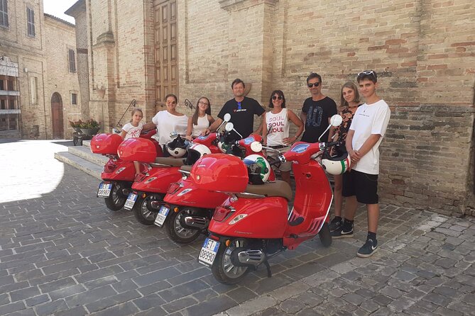 Vespa tour with written guide of Marche in Valdaso - Moresco and the ancient village route