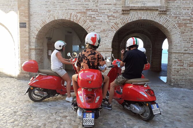 Vespa tour with written guide of Marche in Valdaso - Weather and the right season for a scooter day