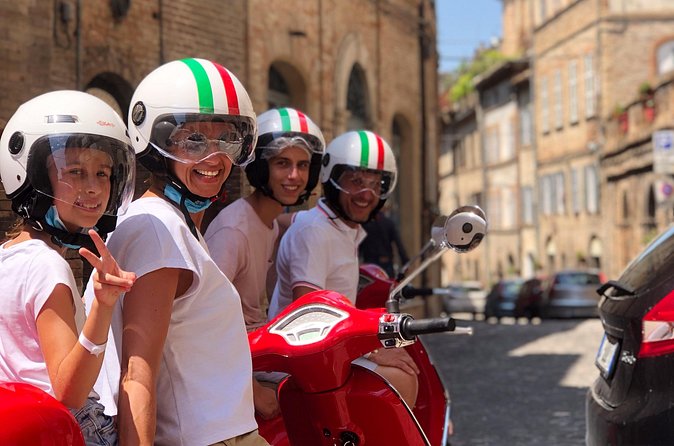 Vespa tour with written guide of Marche Riviera del Conero - Offagna and the medieval roads inland