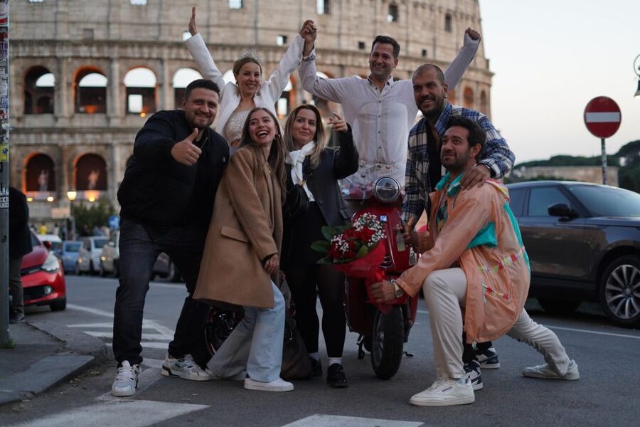 Vespa - Wine and Photography service in Rome - Janiculum Hill, wine, and the best views